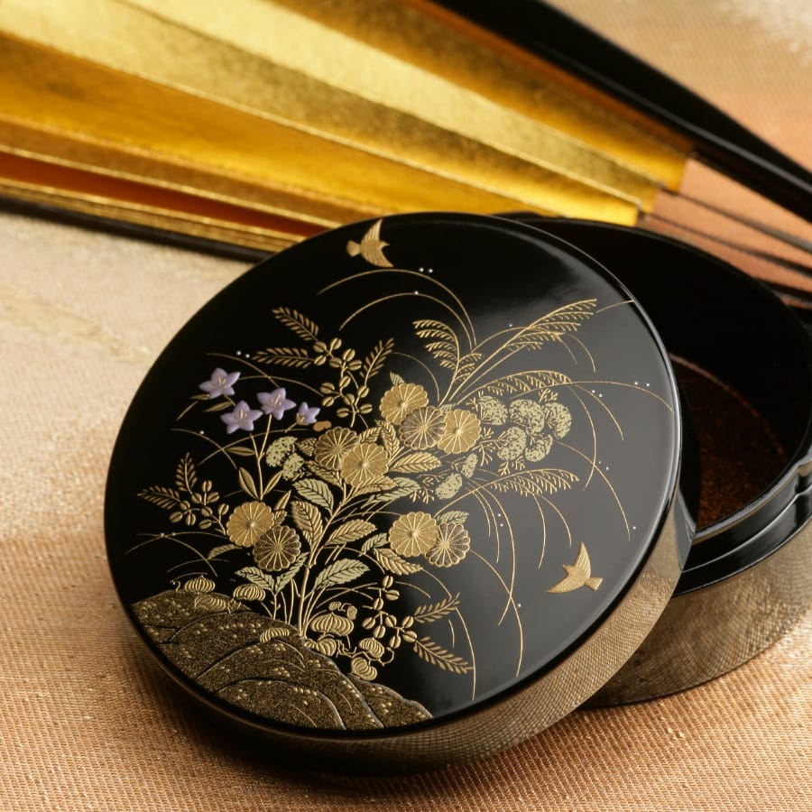 Urushi - tradition and profound beauty-